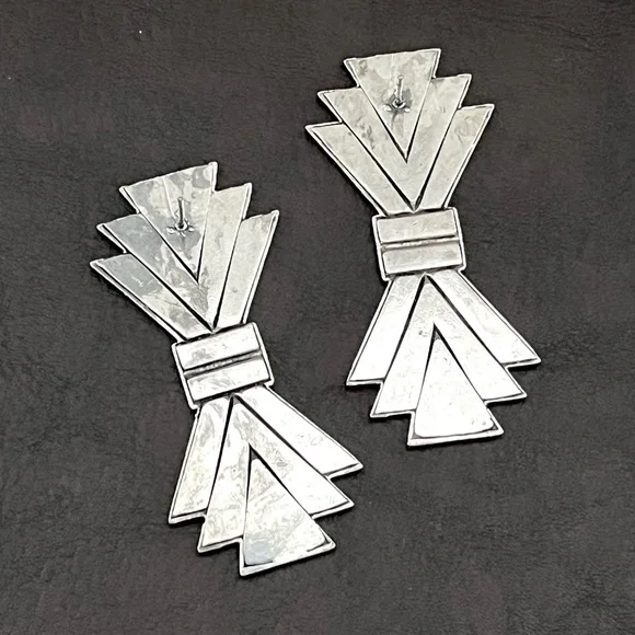 🔴SOLD🔴 Vintage Native American sterling silver intricately stamped earrings - Picture 5 of 7